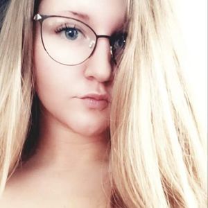 Meet your Posher, Skyy